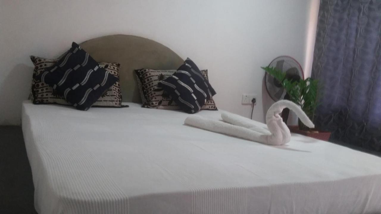 Angry Birds Homestay Habarana Exterior foto